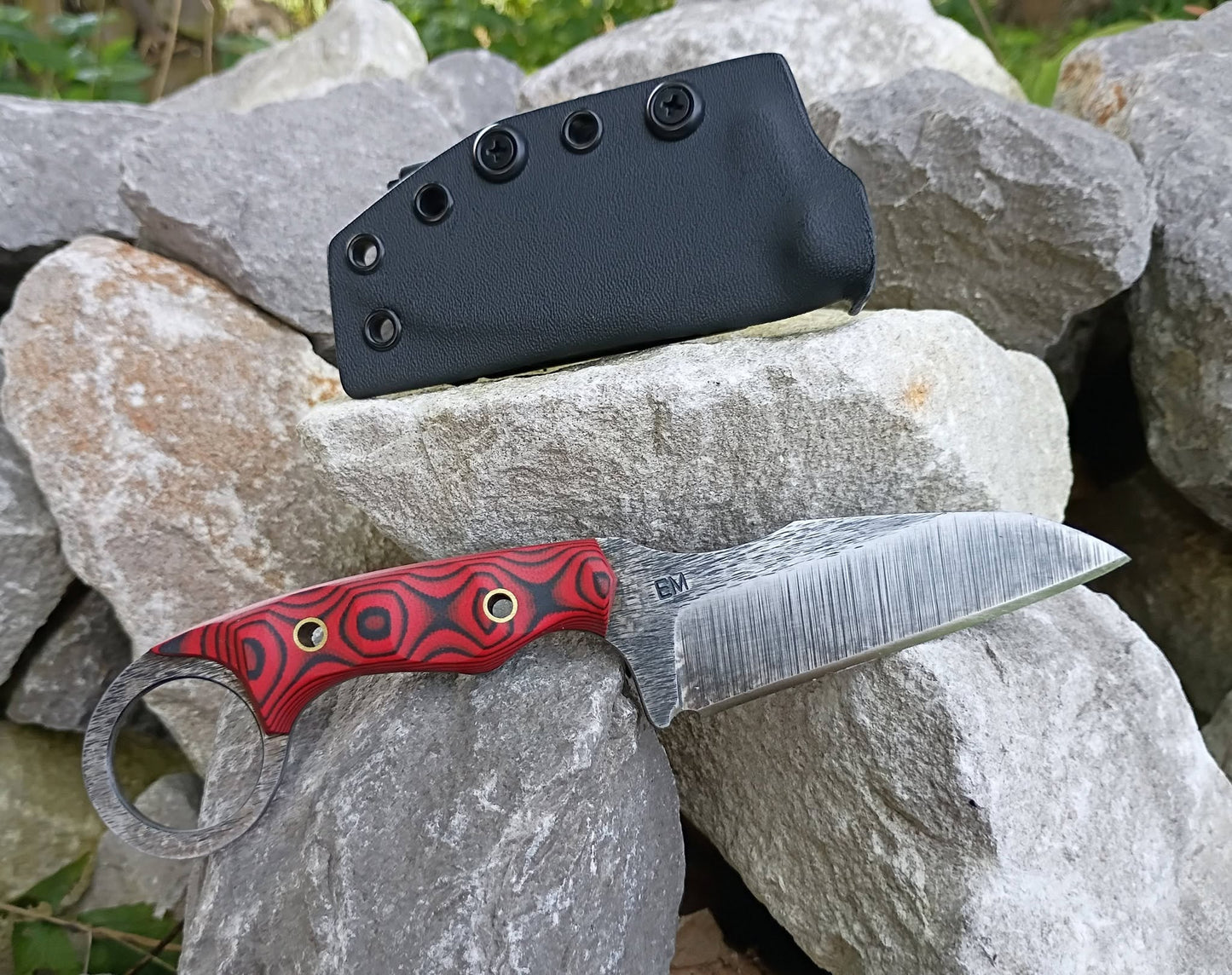 Warthawg - In Stock (red/black G10)