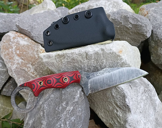 Warthawg - In Stock (red/black G10)